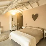 700enolocanda Мини-отель Santa Giuletta