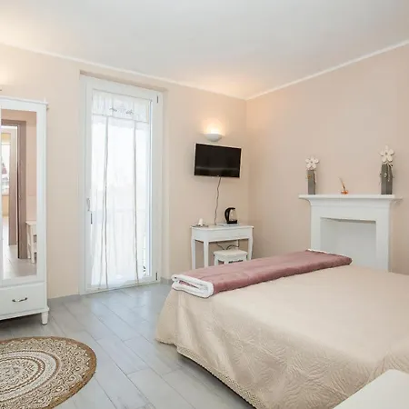 700enolocanda Inn Santa Giuletta