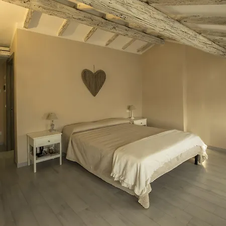 700enolocanda 3* Santa Giuletta